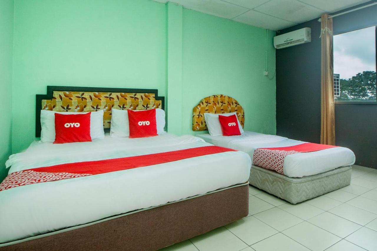 Oyo 90124 Payang Puri Baru Hotel Sarikei Esterno foto