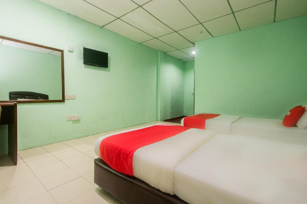 Oyo 90124 Payang Puri Baru Hotel Sarikei Esterno foto