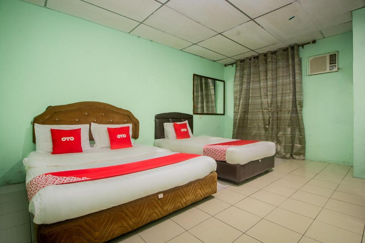 Oyo 90124 Payang Puri Baru Hotel Sarikei Esterno foto