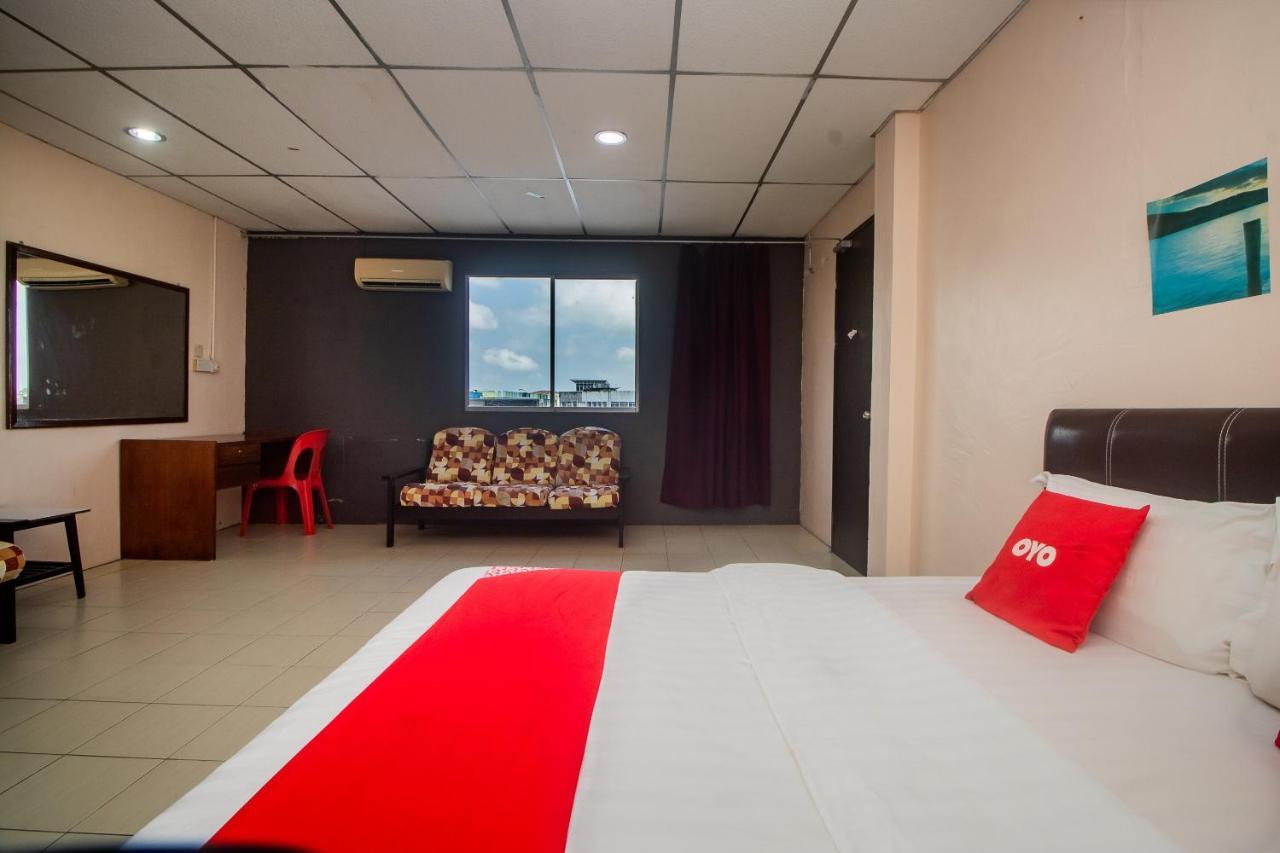 Oyo 90124 Payang Puri Baru Hotel Sarikei Esterno foto