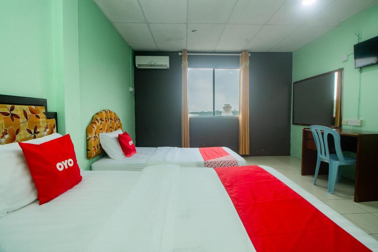 Oyo 90124 Payang Puri Baru Hotel Sarikei Esterno foto
